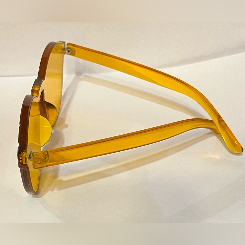 Round Rimless Yellow Sunglasses - Picture 3 of 6